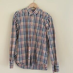 JCrew long sleeve men’s button down. Slim untucked flex wash. Size L.Never worn!